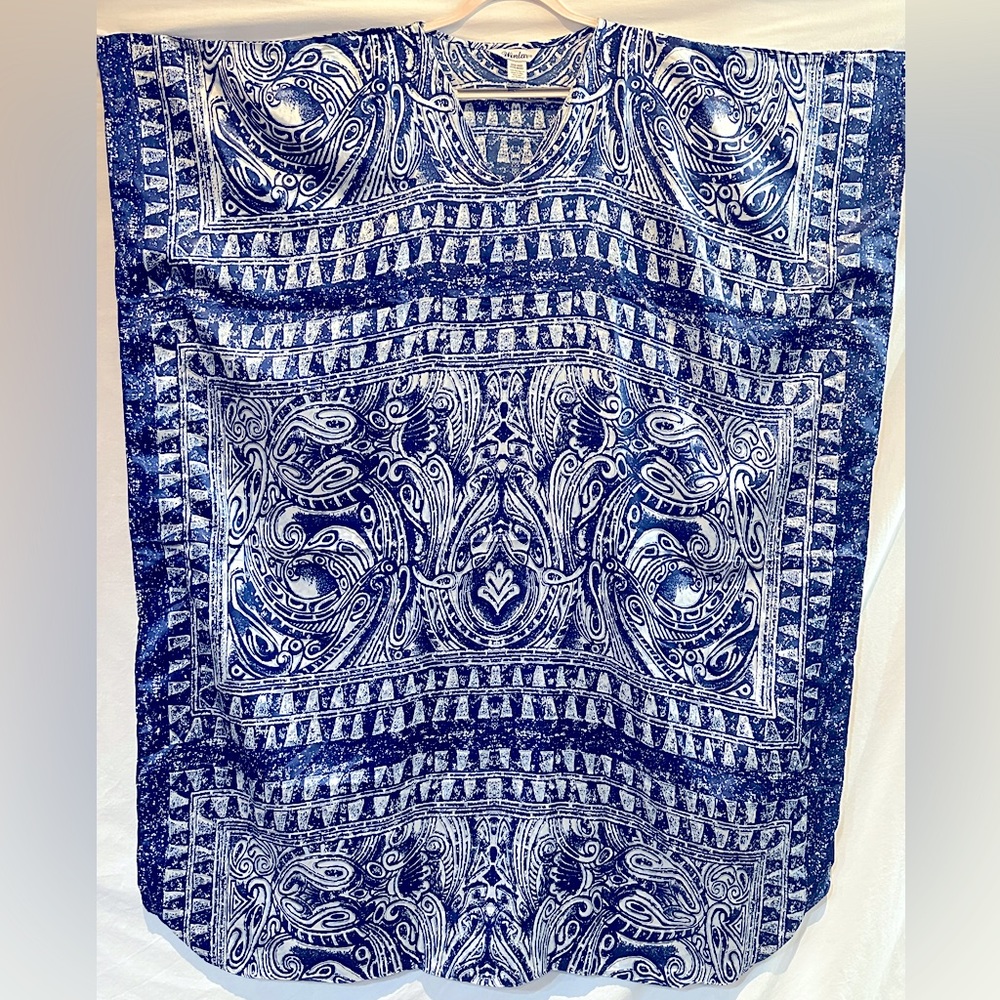 NWOT - WINLAR Full-Length V-Neck Navy/Ivory
Satiny Feel Kaftan.